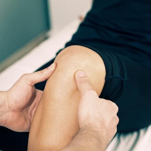 thérapie manuelle au genou